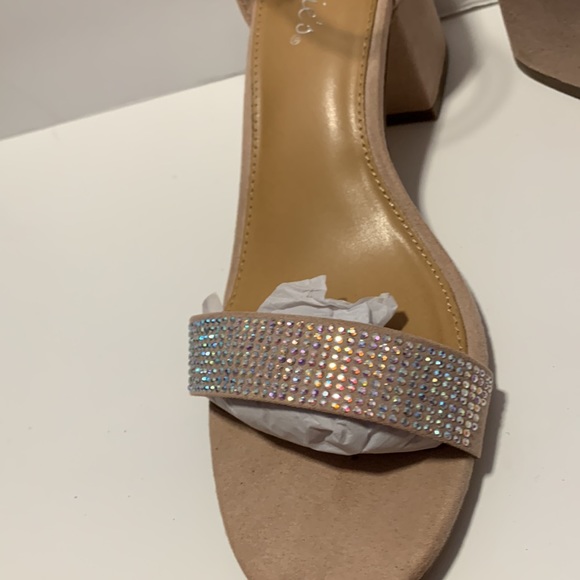 New in box candies brand chunky heel shoe - Picture 3 of 5